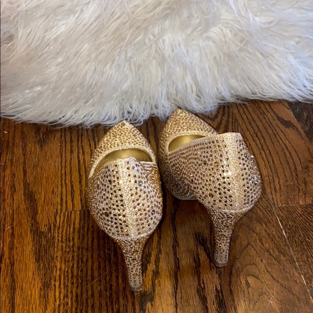 Gold heels - Picture 3 of 4